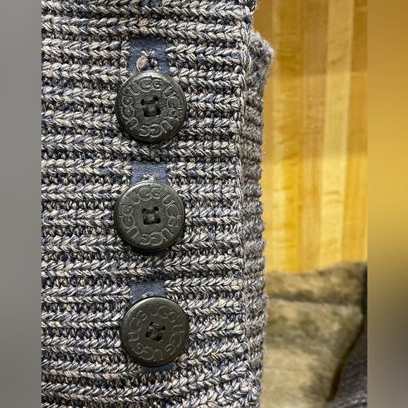 UGG Classic Carly II Knit Boot - Picture 8 of 12